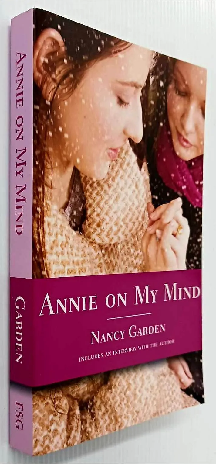 ANNIE ON MY MIND - Nancy Garden