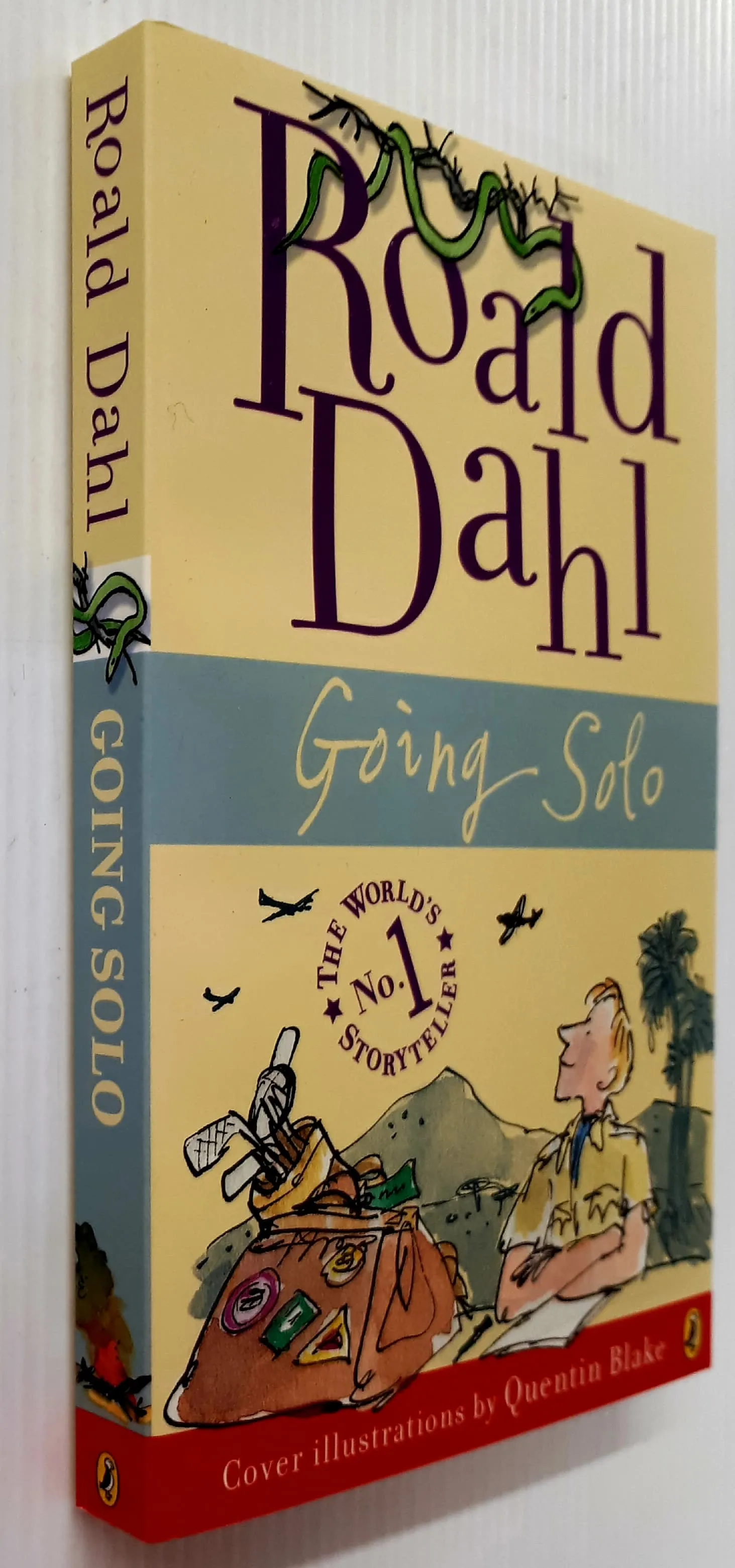 GOING SOLO - Roald Dahl
