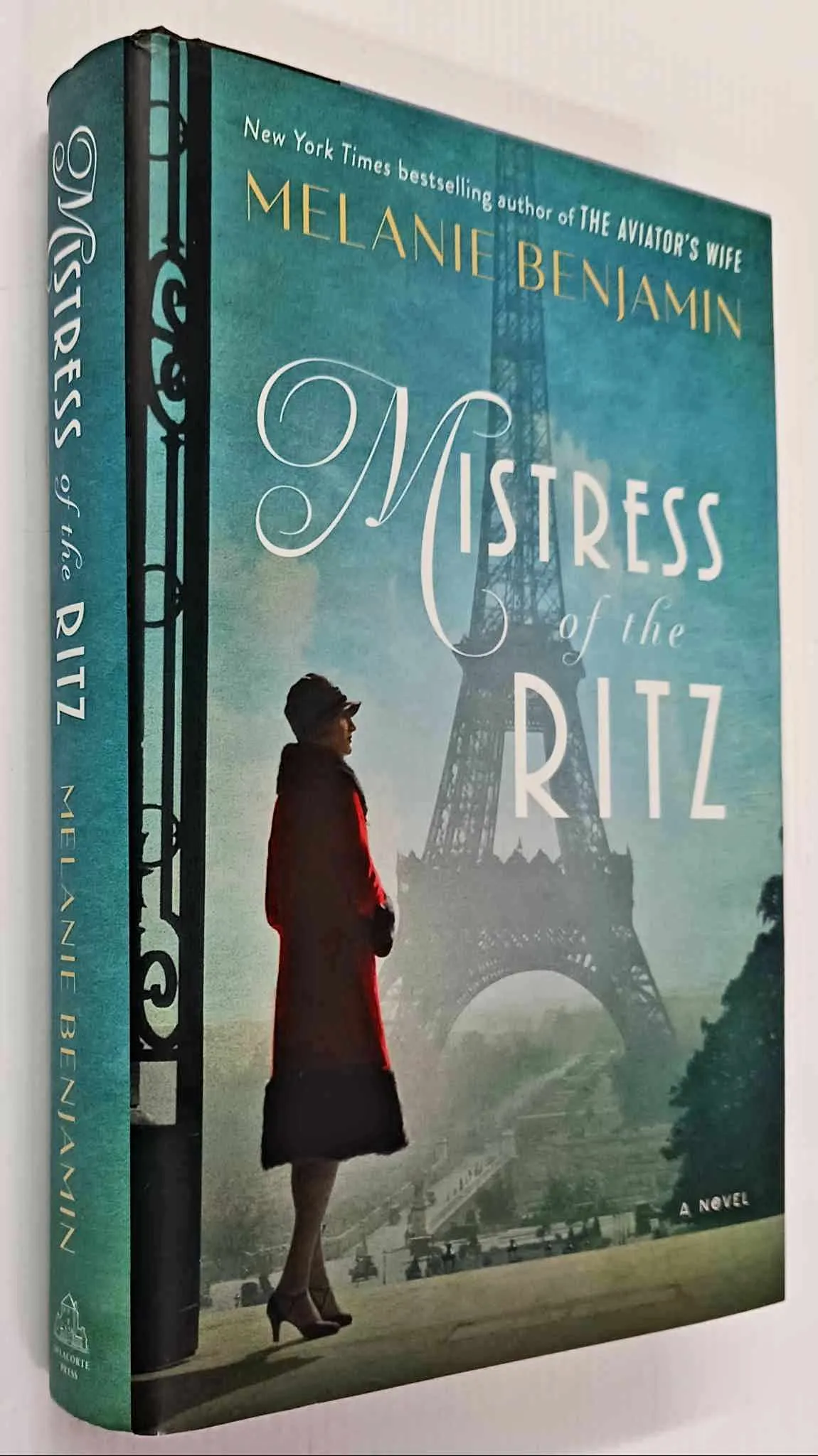 MISTRESS OF THE RITZ - Melanie Benjamin
