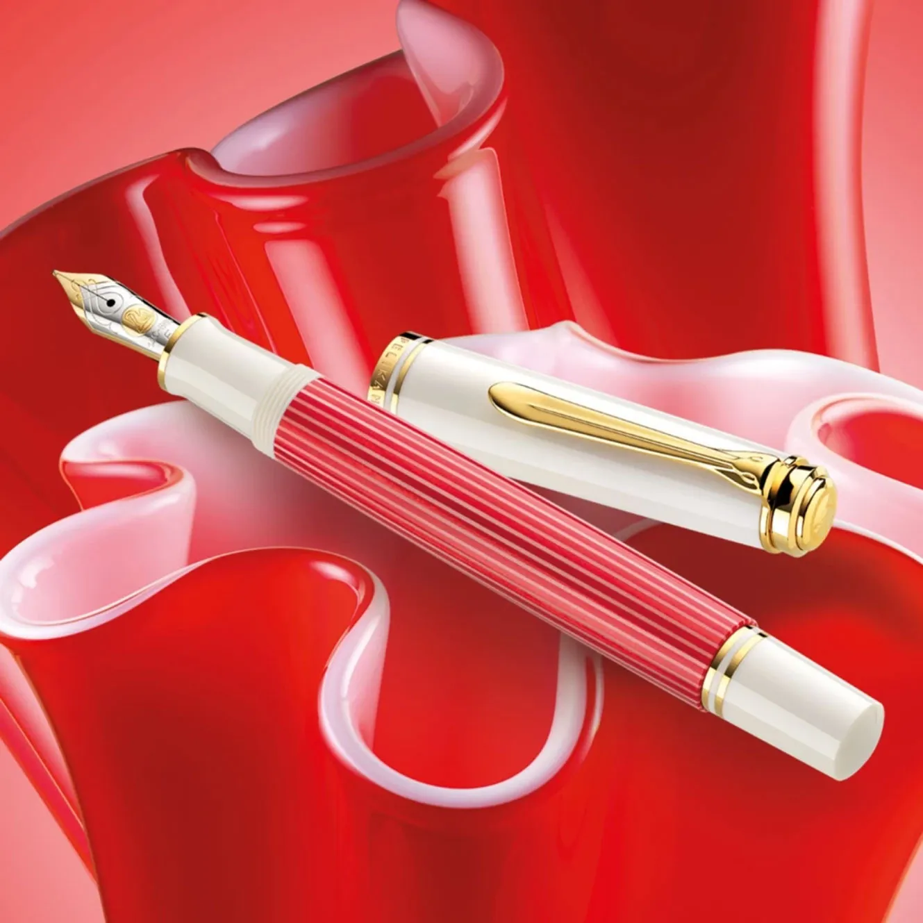 Pelikan - Souvern M600 Fountain Pen - Red-White