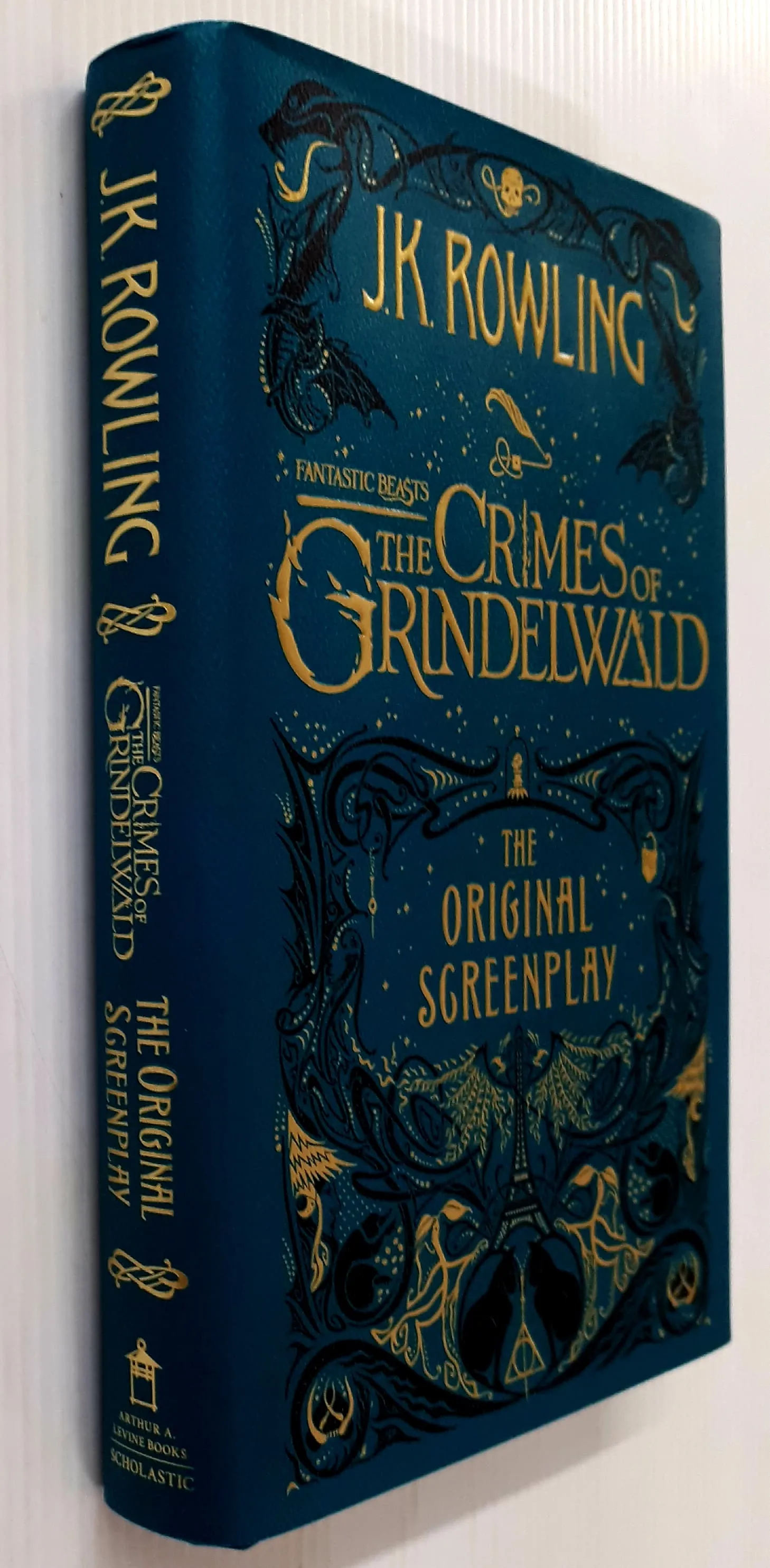 THE CRIMES OF GRINDELWALD - J.K. Rowling